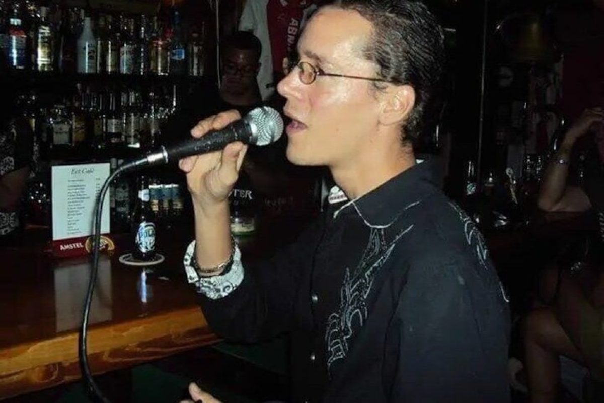 6c8b33b6-14b0-4579-83f2-7133e0f7048e