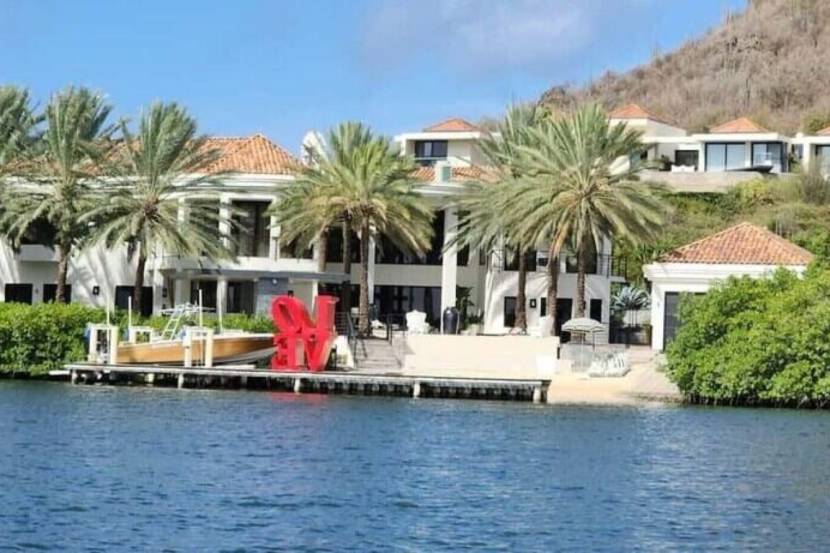 f89eabf1-b570-4287-a4b3-b879d80adb8d