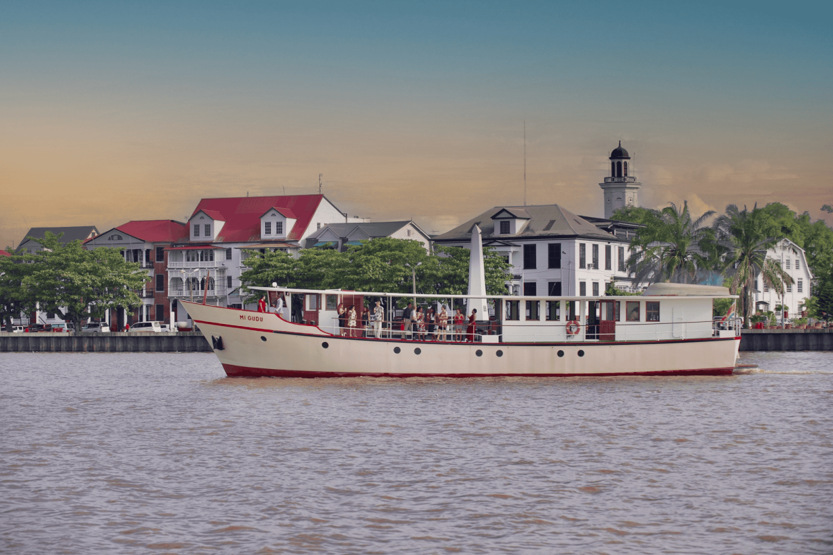 prive-charter-surinamerivier-2